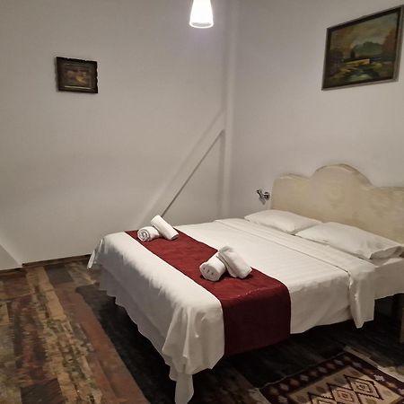 Ullysses Guest House Брашов Экстерьер фото