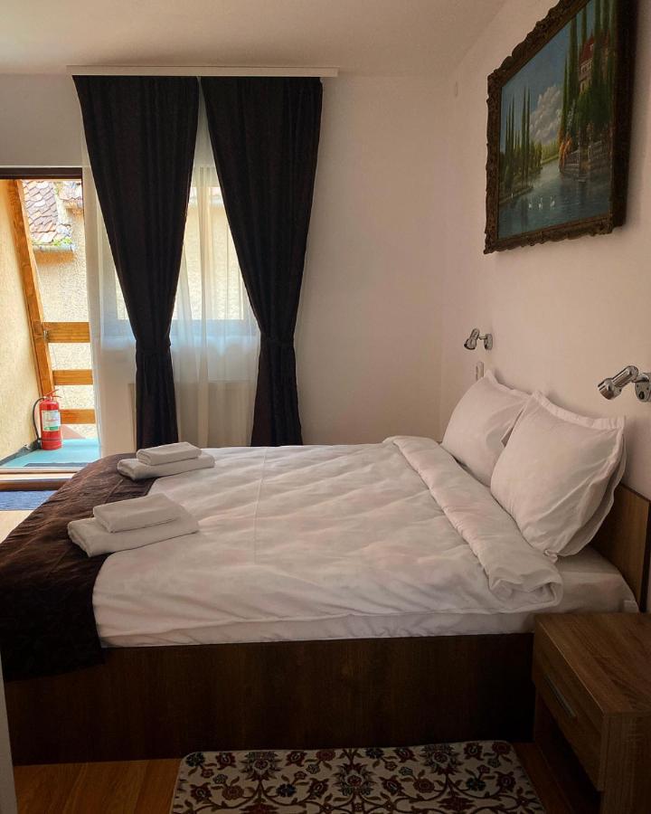 Ullysses Guest House Брашов Экстерьер фото